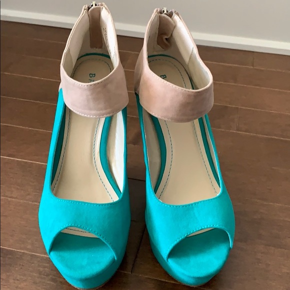 Shoes - Picture 3 of 3